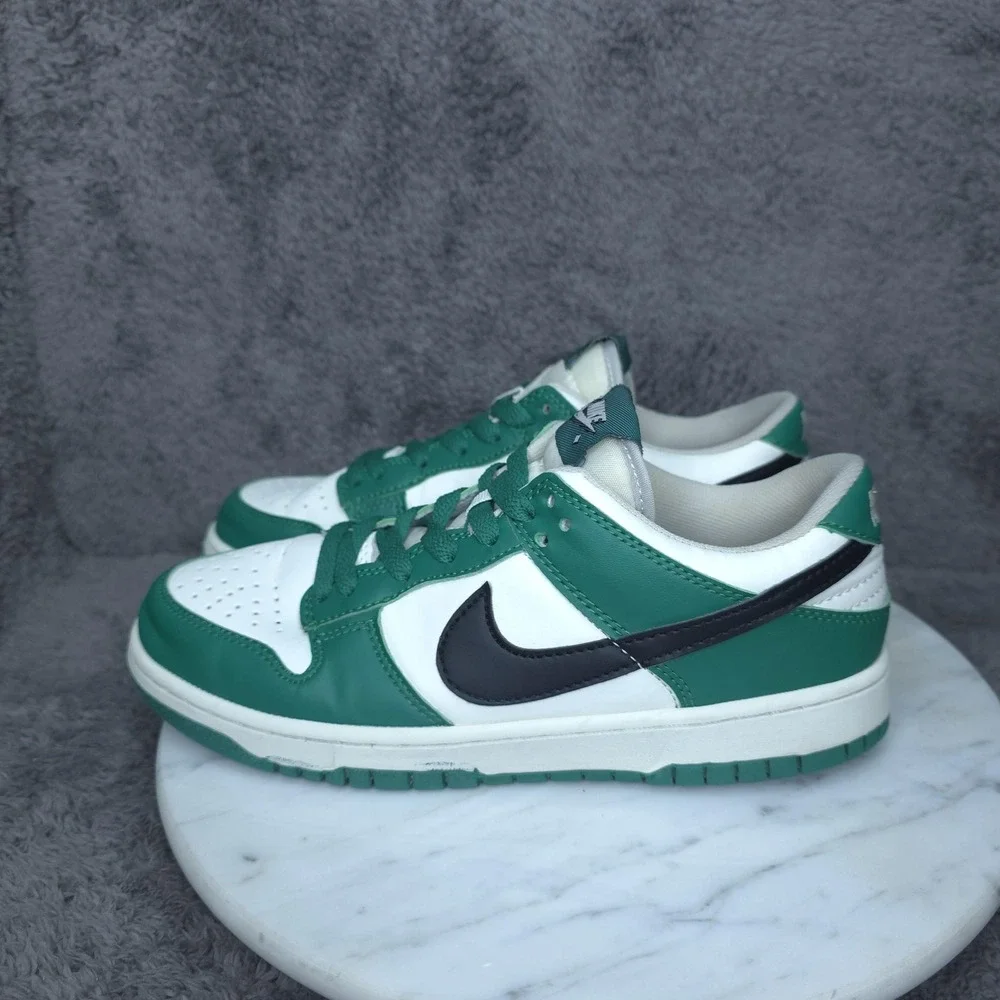 Nike Dunk Low Shoes Mens Size 7 Green White Black Leather Sneakers DR9654-100